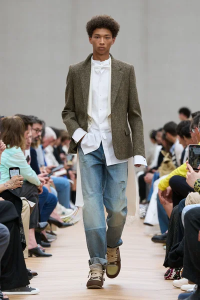 Look 4